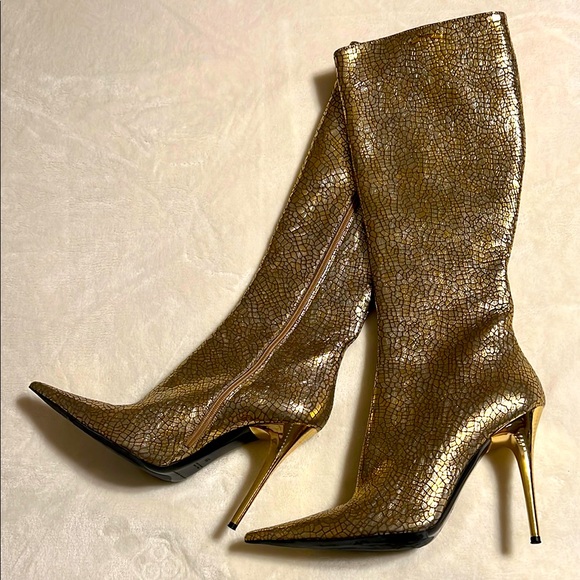 Gerardina di Margio Shoes - Gerardina Di Magio. Elegant Gold Stiletto Boots. Size 9.